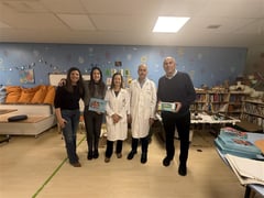 Donación de consolas y tablets a los niños de oncología del Hospital de A Coruña
